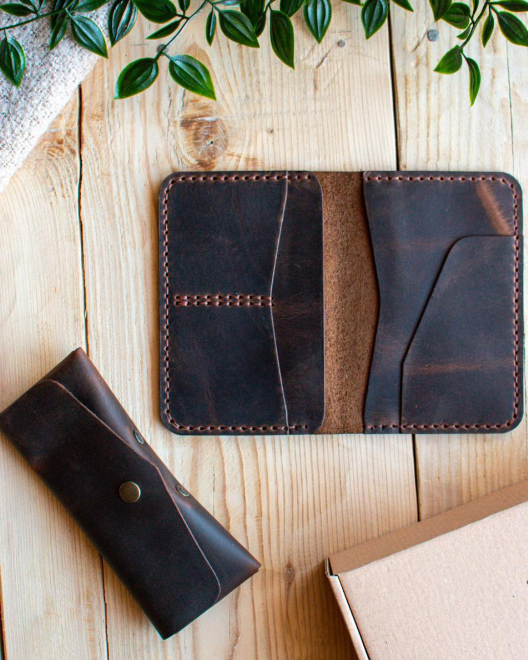 TRAVEL SET - KOŽNA FUTROLA ZA PASOŠ + futrola za naočare